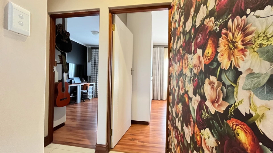 3 Bedroom Property for Sale in Heiderand Western Cape